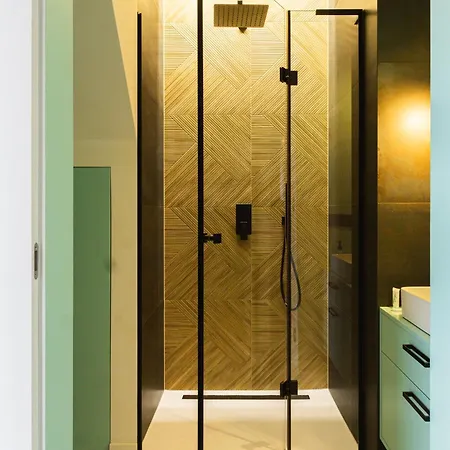 Dombeznazwy Βίλα