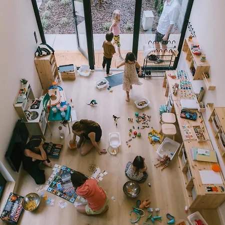 Dombeznazwy Βίλα *